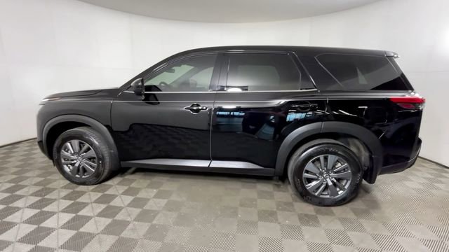 Used 2024 Nissan Pathfinder S AWD/4WD image 8