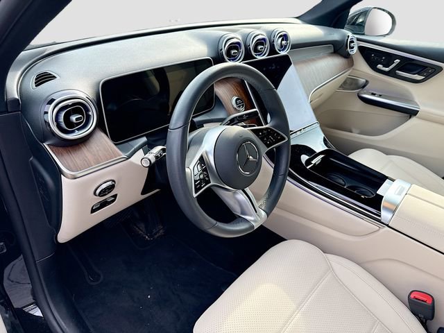 Used 2025 Mercedes-Benz GLC 300 4MATIC image 10