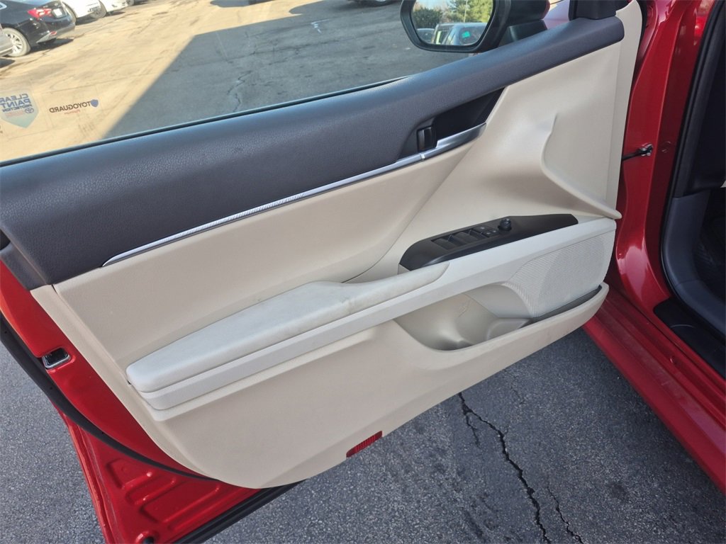 Used 2023 Toyota Camry LE image 21