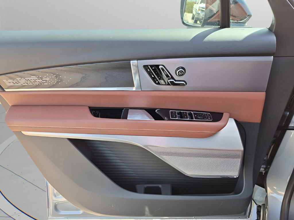 New 2026 Cadillac Vistiq Platinum w/ LPO, Floor Liner Package image 27