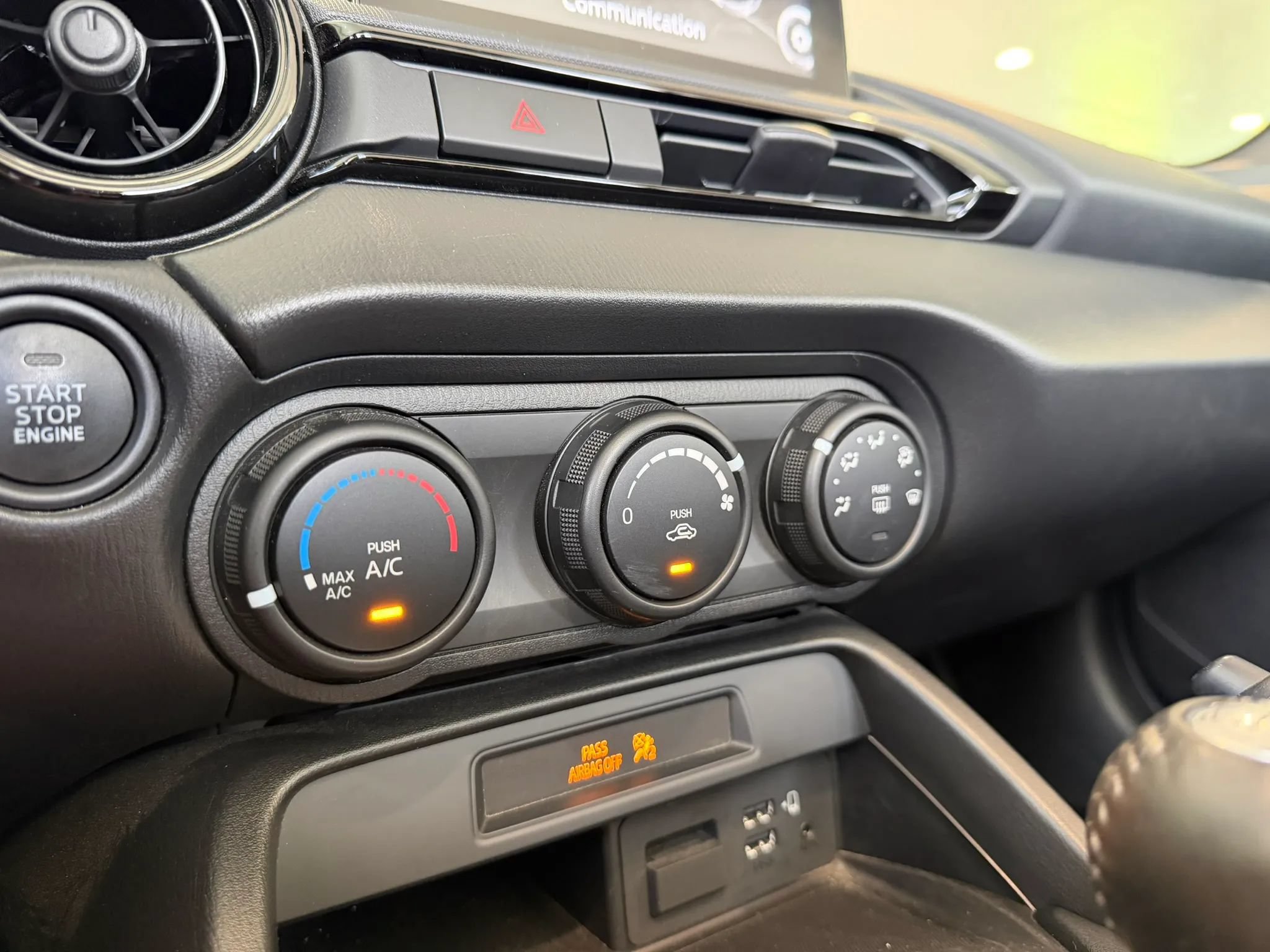 Used 2022 MAZDA MX-5 Miata Sport RWD image 12