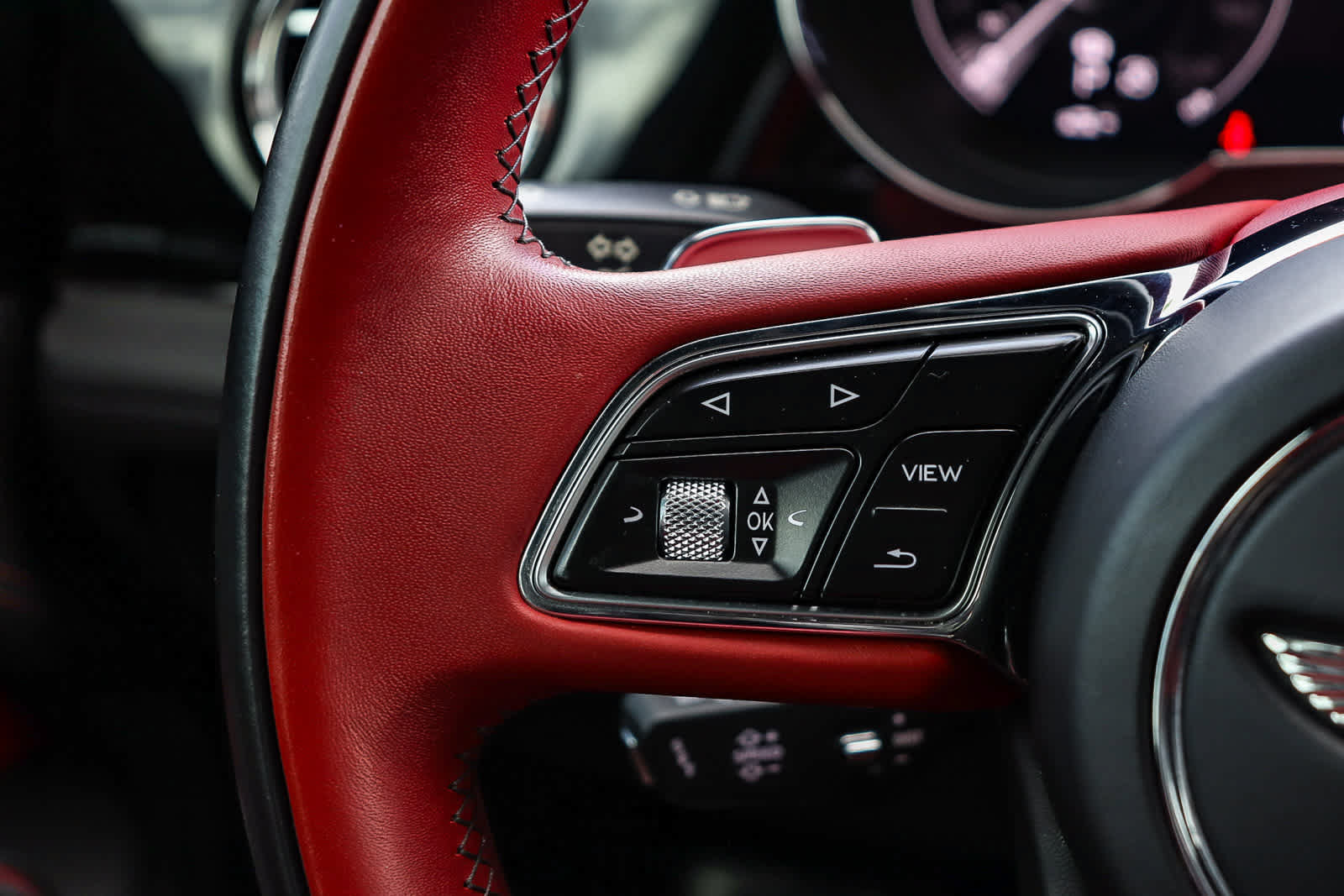 Used 2021 Bentley Bentayga AWD/4WD image 21