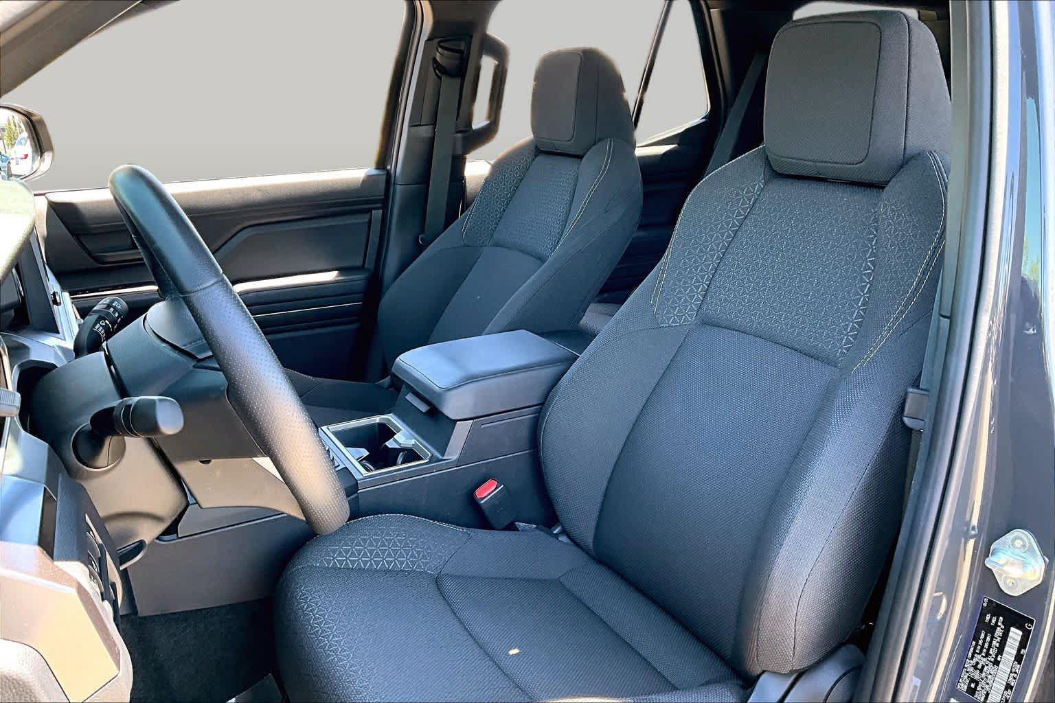 Used 2025 Toyota 4Runner SR5 AWD/4WD image 7