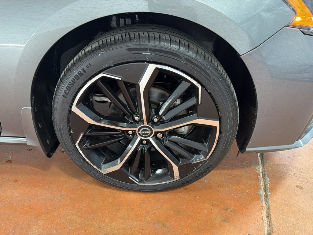 Used 2023 Nissan Altima 2.5 SR w/ SR Premium Package image 10