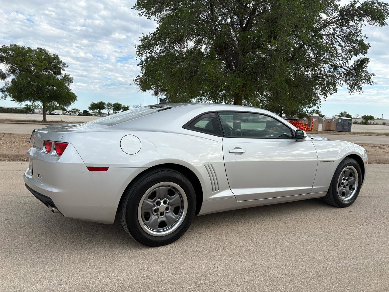 Used 2010 Chevrolet Camaro LS RWD image 53