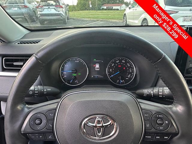 Used 2022 Toyota RAV4 XLE Premium image 16