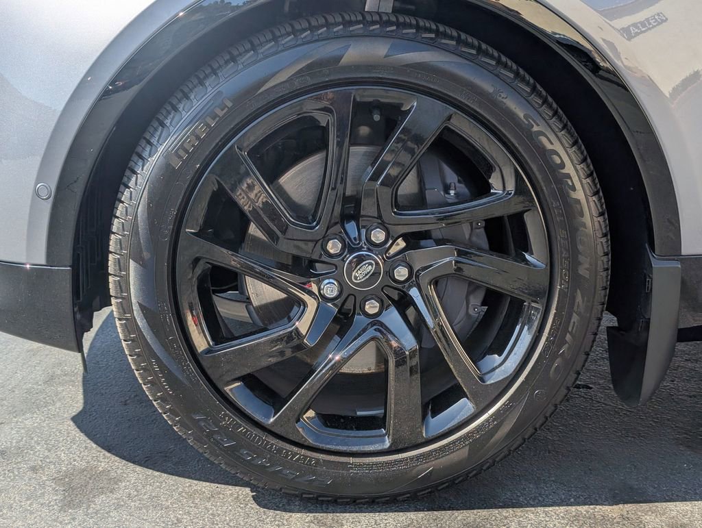 Used 2025 Land Rover Discovery Dynamic SE AWD/4WD image 7
