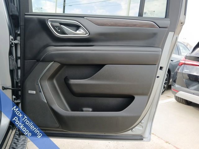 Used 2023 Chevrolet Suburban Z71 w/ Luxury Package image 12