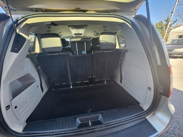 Used 2015 Chrysler Town & Country Touring FWD image 20