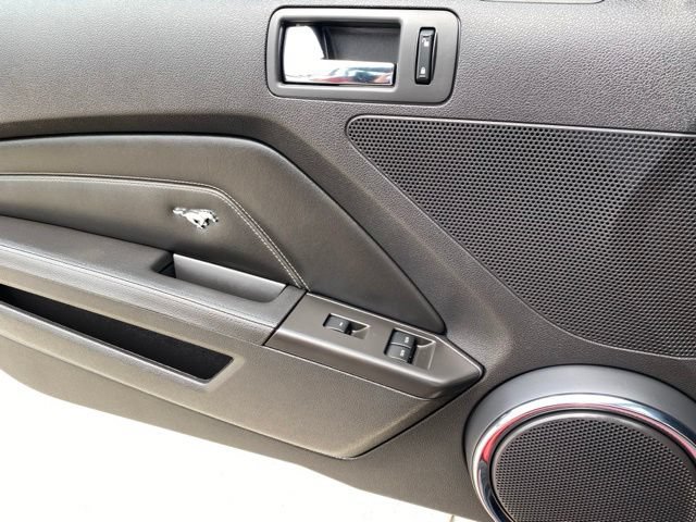 Used 2011 Ford Mustang GT Premium w/ Electronics Pkg RWD image 17