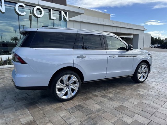 New 2025 Lincoln Navigator Black Label video 2