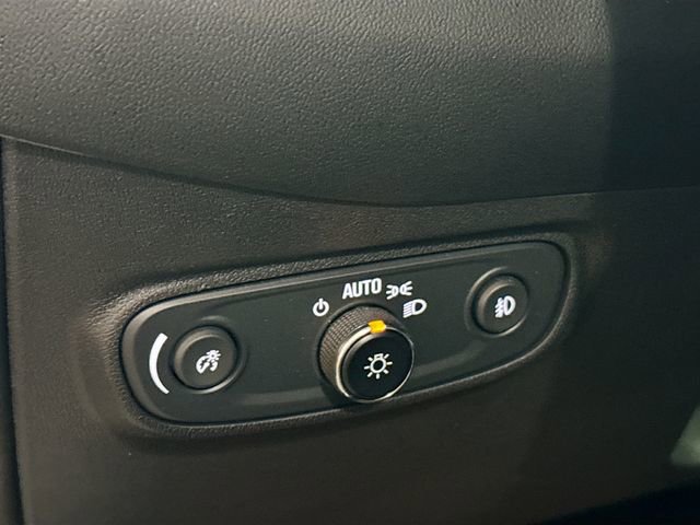 Used 2022 Chevrolet Equinox Premier image 11