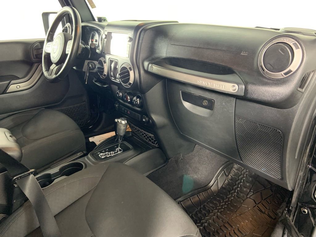 Used 2015 Jeep Wrangler Sport image 12