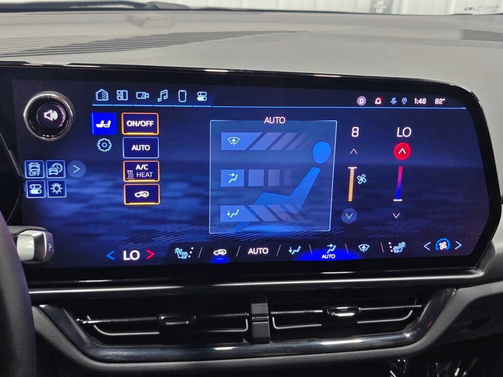 Used 2024 Chevrolet Equinox EV RS FWD image 38