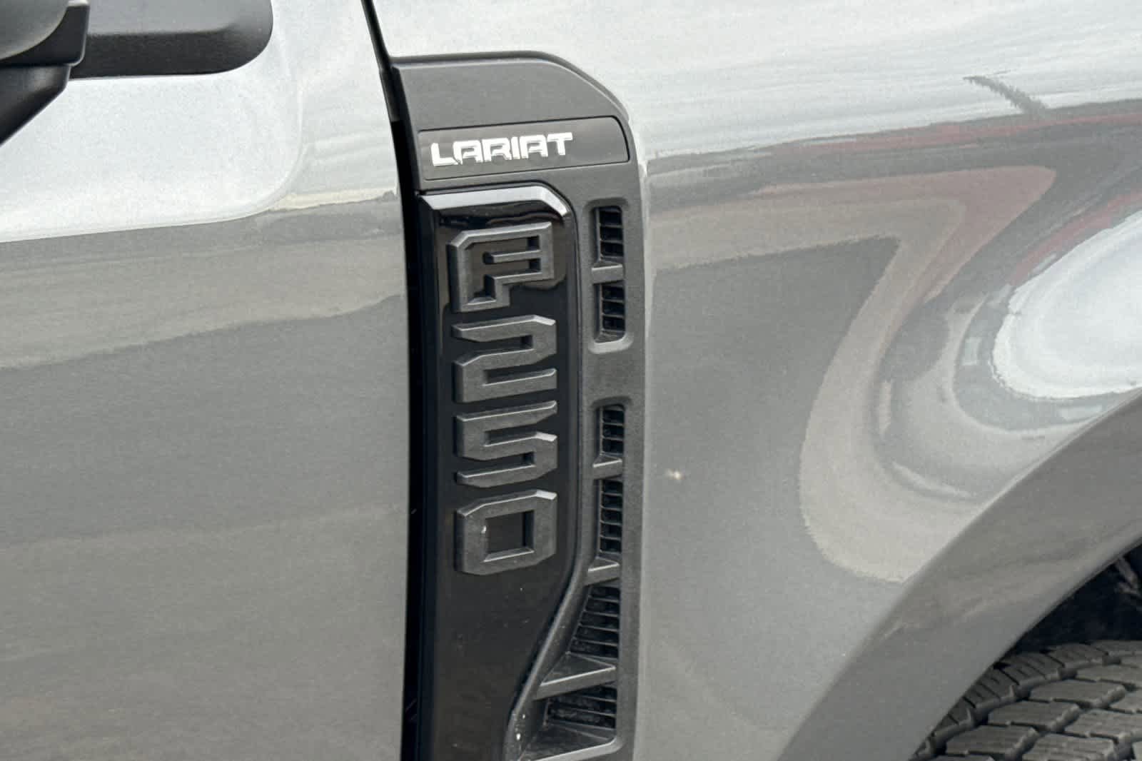 New 2026 Ford F250 Lariat w/ Black Appearance Package image 7