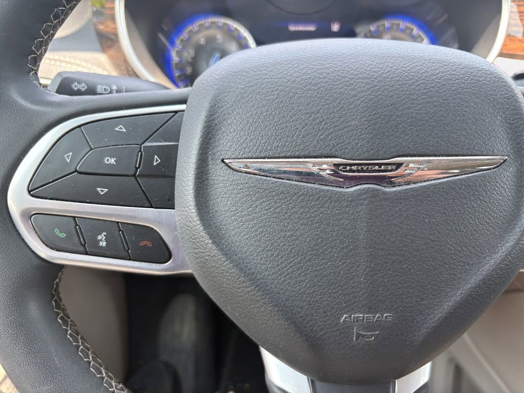 Certified 2023 Chrysler Pacifica Limited image 26