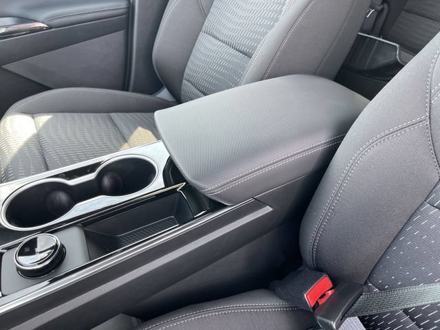 New 2027 Chevrolet Equinox LT w/ LPO, Floor Liner Package FWD image 21