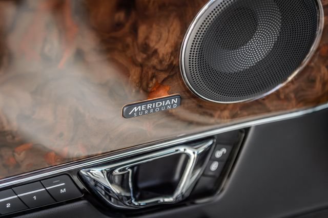 Used 2019 Jaguar XJ L Portfolio RWD image 47