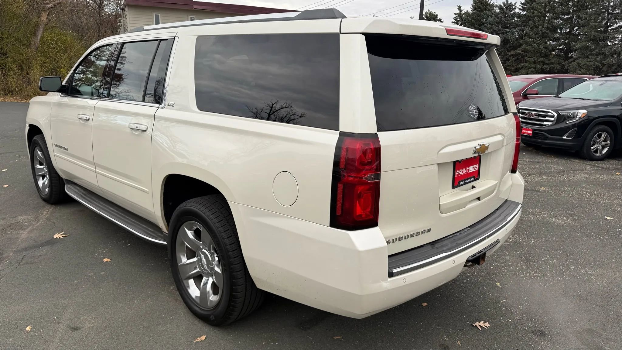 Used 2015 Chevrolet Suburban LTZ image 3