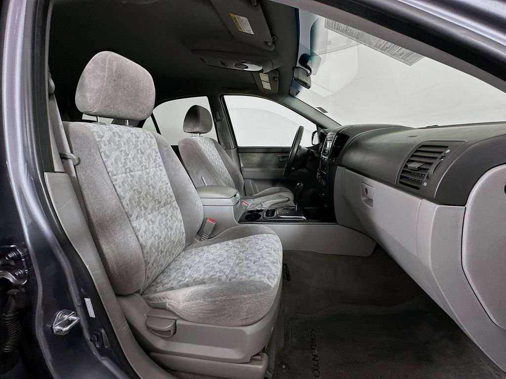 Used 2008 Kia Sorento 2WD image 25