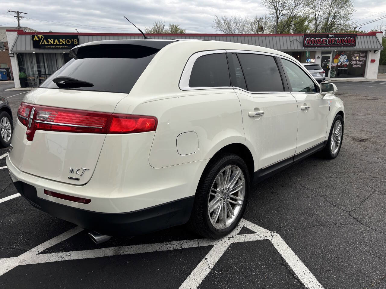Used 2014 Lincoln MKT AWD w/ Equipment Group 201A image 5
