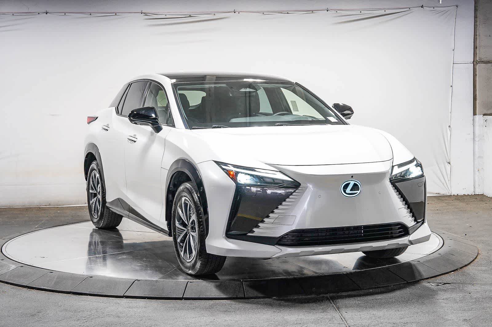 Used 2024 Lexus RZ 300e Premium FWD image 5