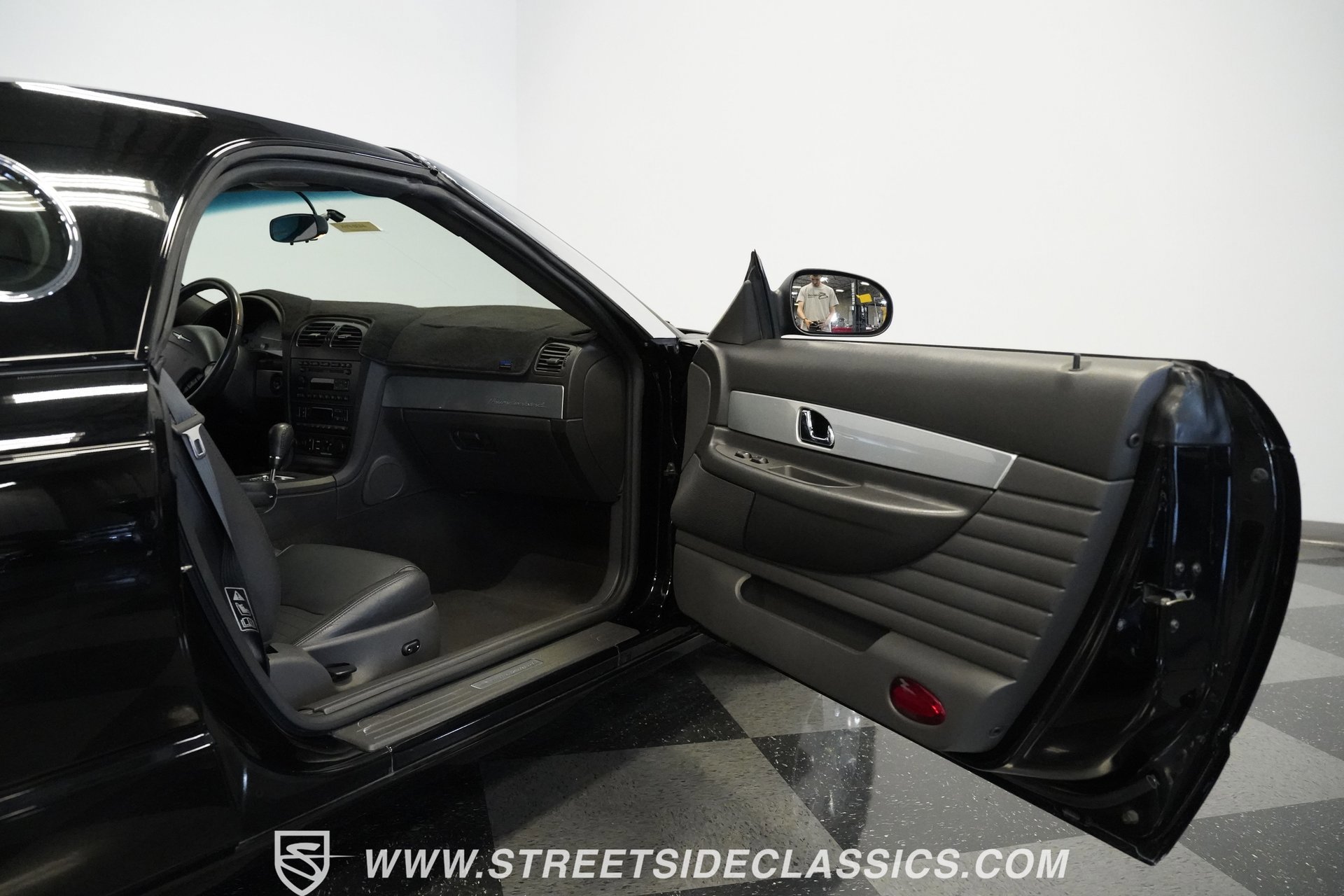 Used 2002 Ford Thunderbird image 40