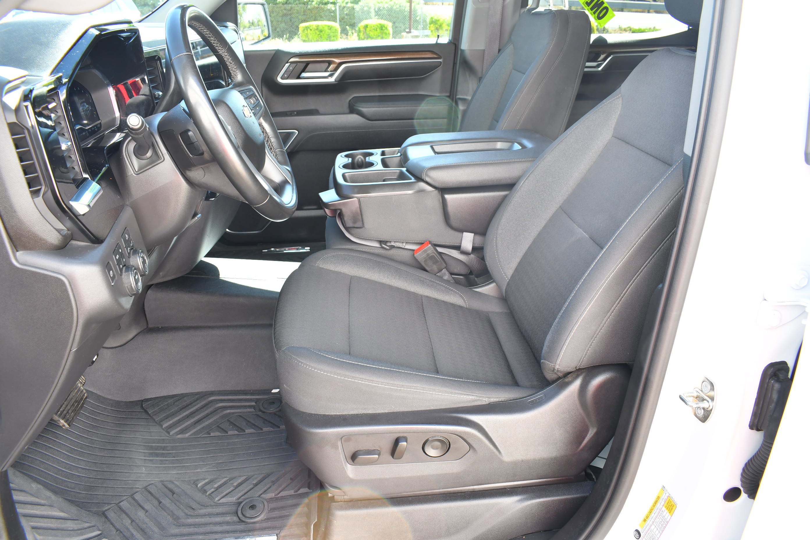 Used 2023 Chevrolet Silverado 1500 LT w/ Z71 Off-Road Package image 24