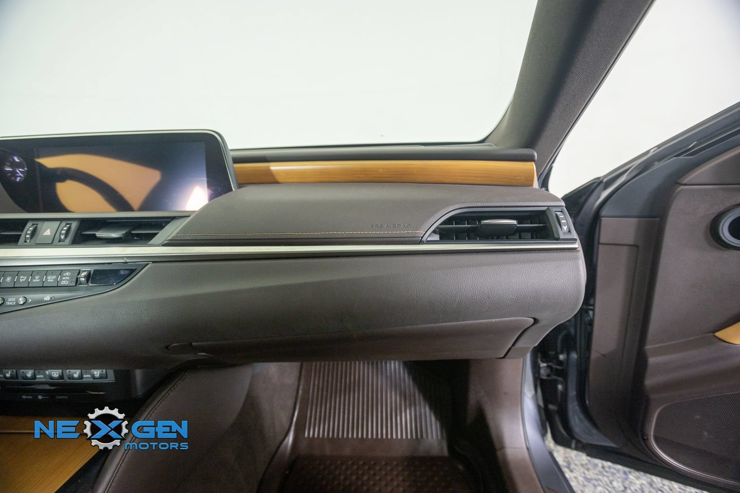 Used 2019 Lexus ES 350 w/ Accessory Package FWD image 42