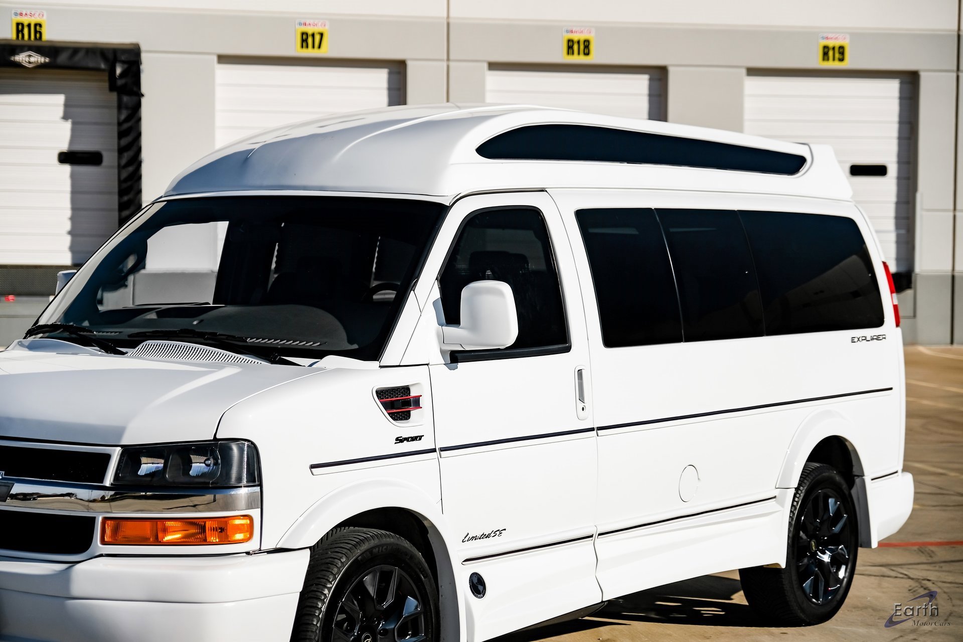 Used 2023 Chevrolet Express 2500 image 23