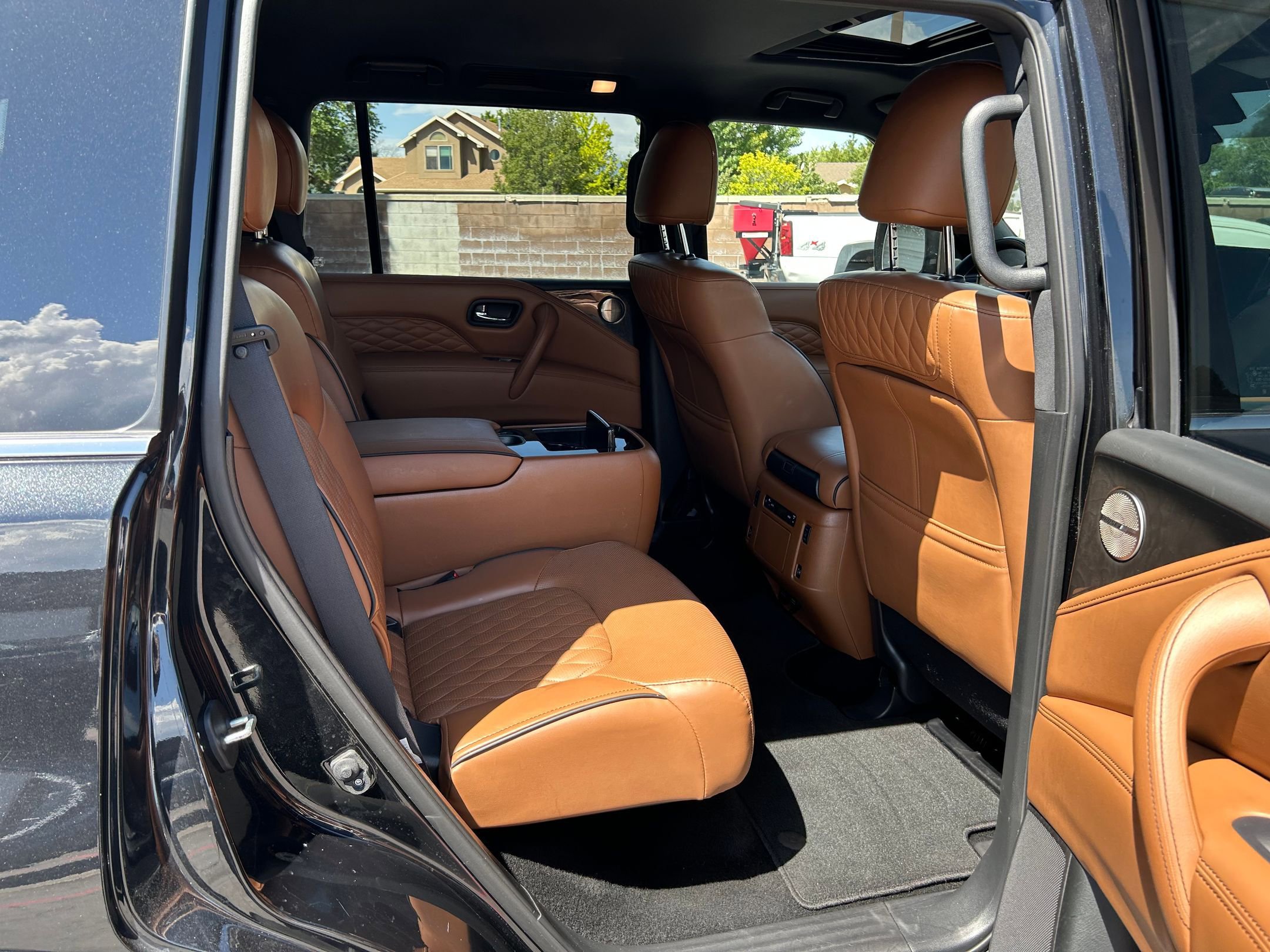Used 2024 INFINITI QX80 Sensory w/ All-Season Package AWD/4WD image 29