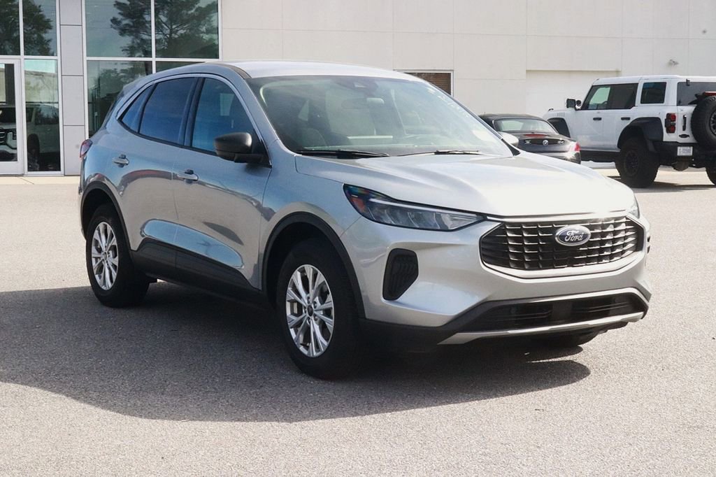 Used 2023 Ford Escape Active w/ Tech Pack #1 image 3
