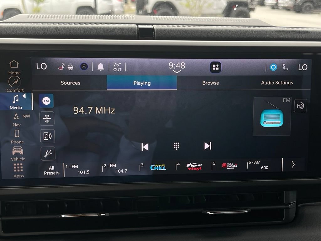 Used 2024 Jeep Wrangler High Altitude AWD/4WD image 27