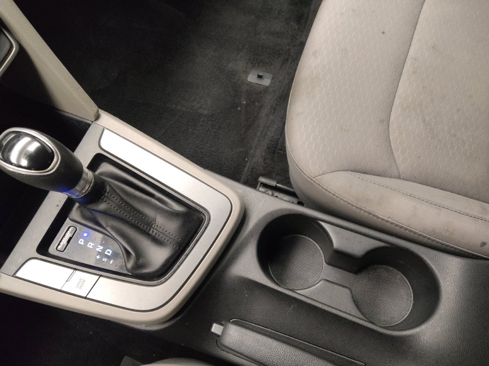 Used 2019 Hyundai Elantra SE FWD image 26