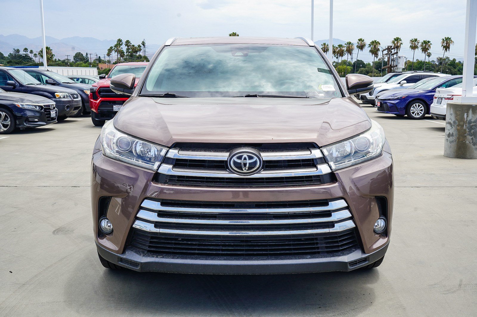 Certified 2017 Toyota Highlander Limited w/ Carpet Mat Package AWD/4WD image 2