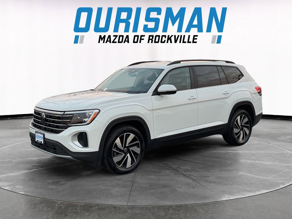 Used 2025 Volkswagen Atlas SE image 2