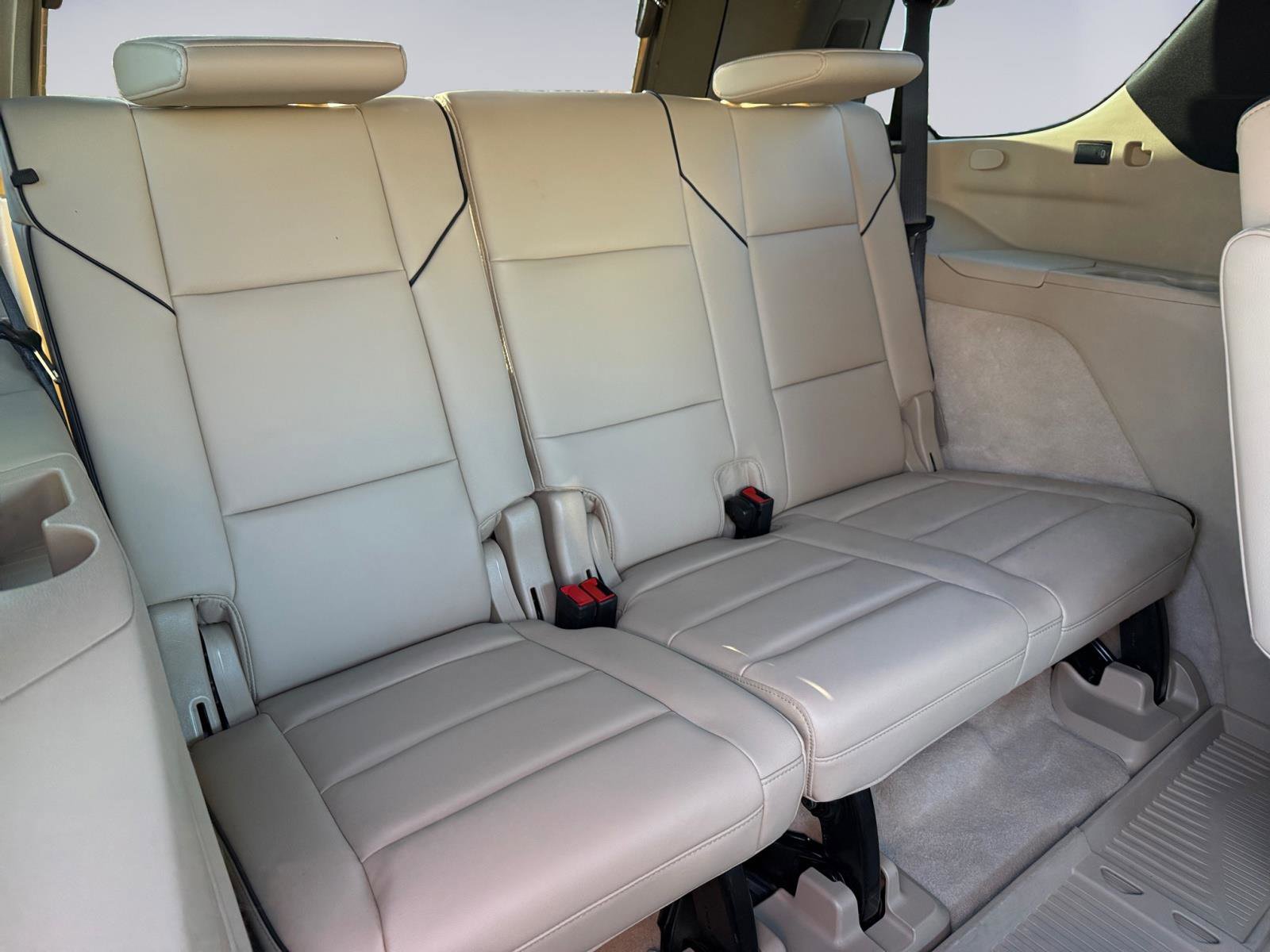 Certified 2024 Cadillac Escalade Premium Luxury image 14