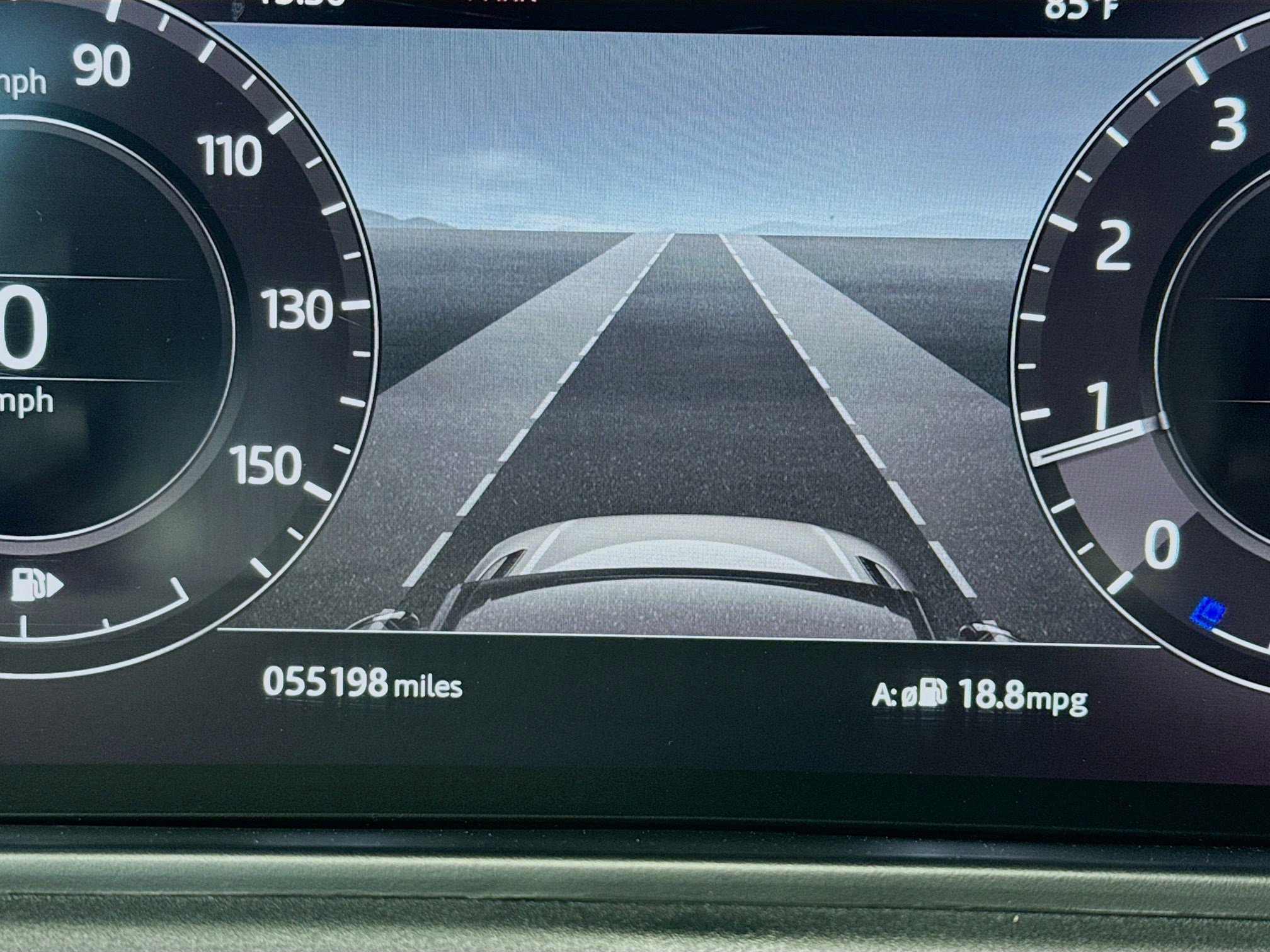 Used 2018 Land Rover Range Rover Velar S image 8