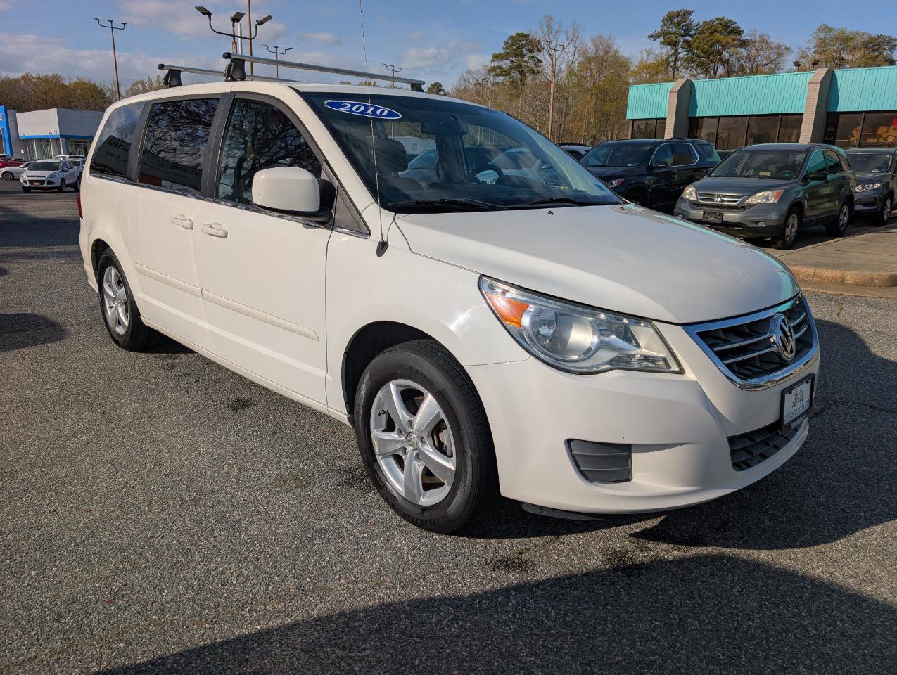 Used 2010 Volkswagen Routan SEL image 11