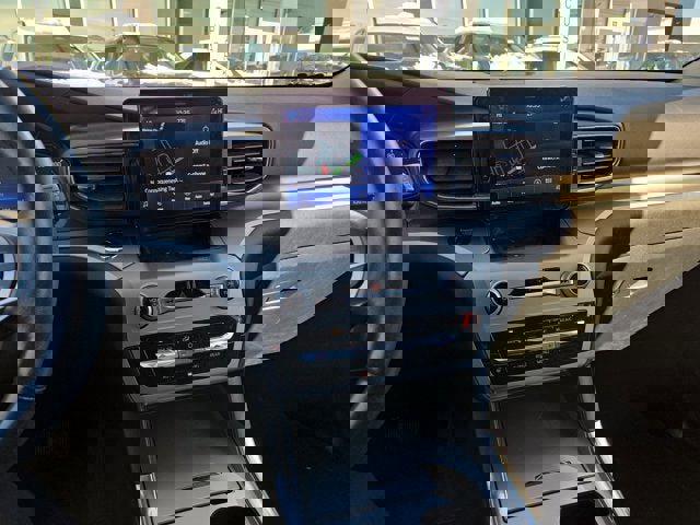 Used 2022 Ford Explorer XLT w/ Equipment Group 202A image 17