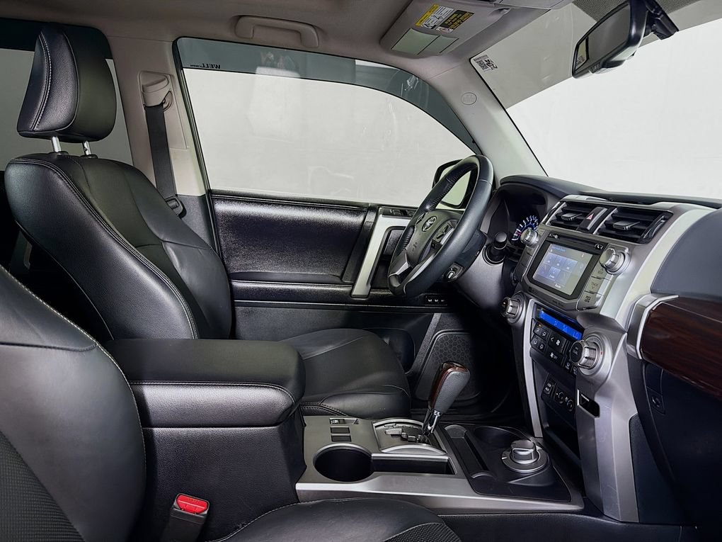 Used 2017 Toyota 4Runner Limited AWD/4WD image 32