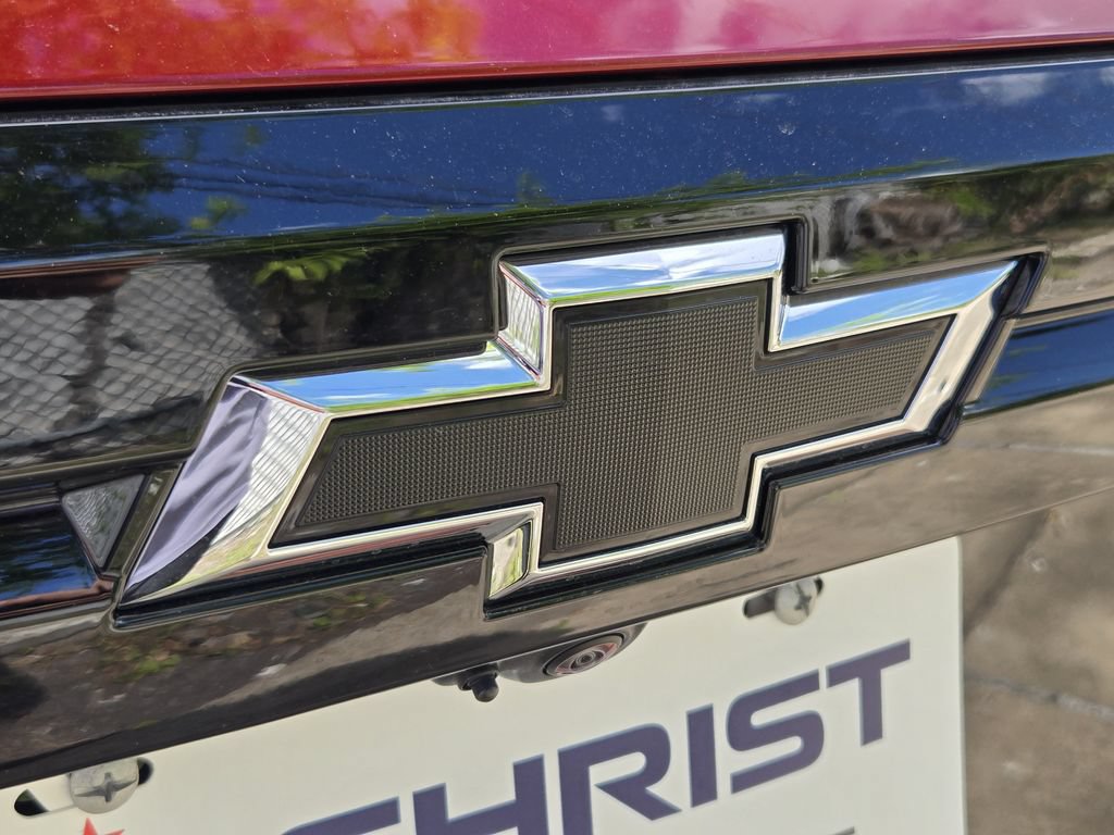 New 2026 Chevrolet Traverse LT w/ Sun and Wheel Package FWD image 12