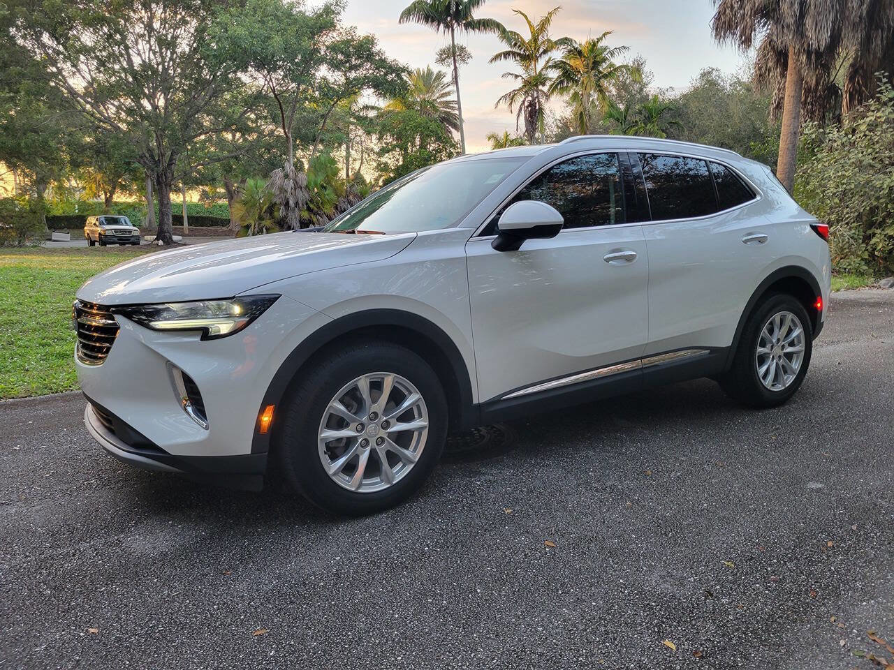 Used 2021 Buick Envision Preferred image 3