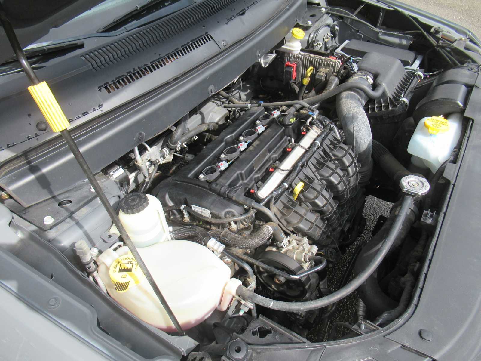 Used 2020 Dodge Journey SE w/ SE Popular Equipment Group image 11