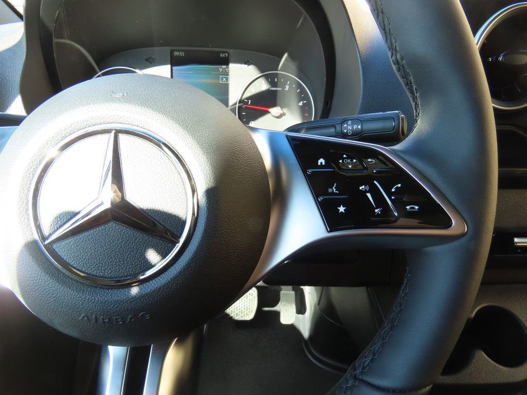 Used 2025 Mercedes-Benz Sprinter 2500 image 13