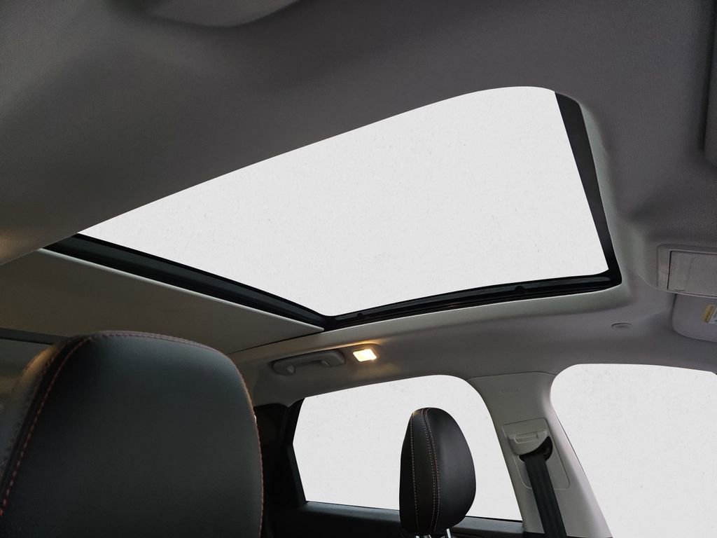 Used 2022 Ford Escape SEL w/ SEL Stealth AWD Package image 18