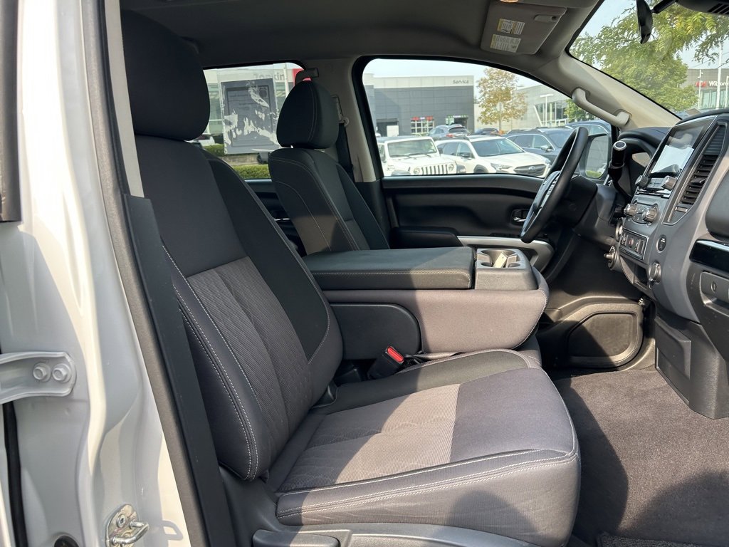 Used 2023 Nissan Titan SV image 28