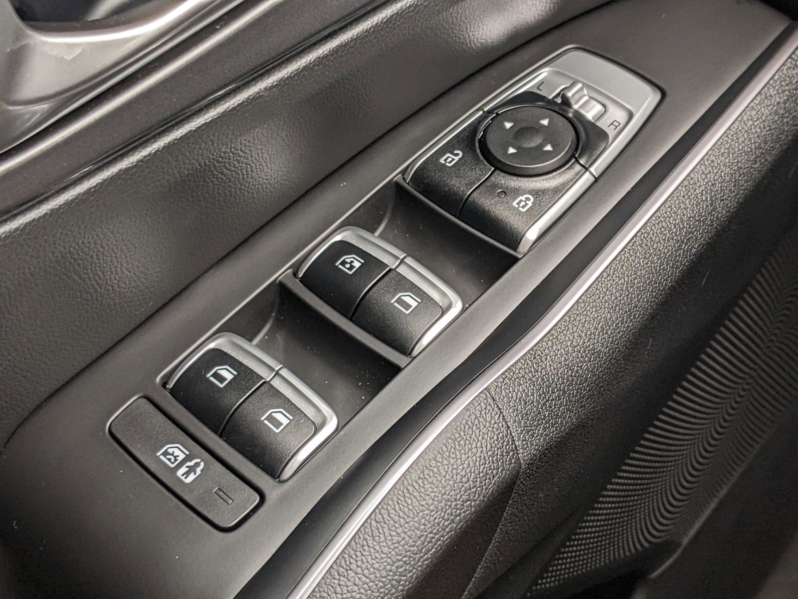 Used 2023 Kia Sorento LX image 16