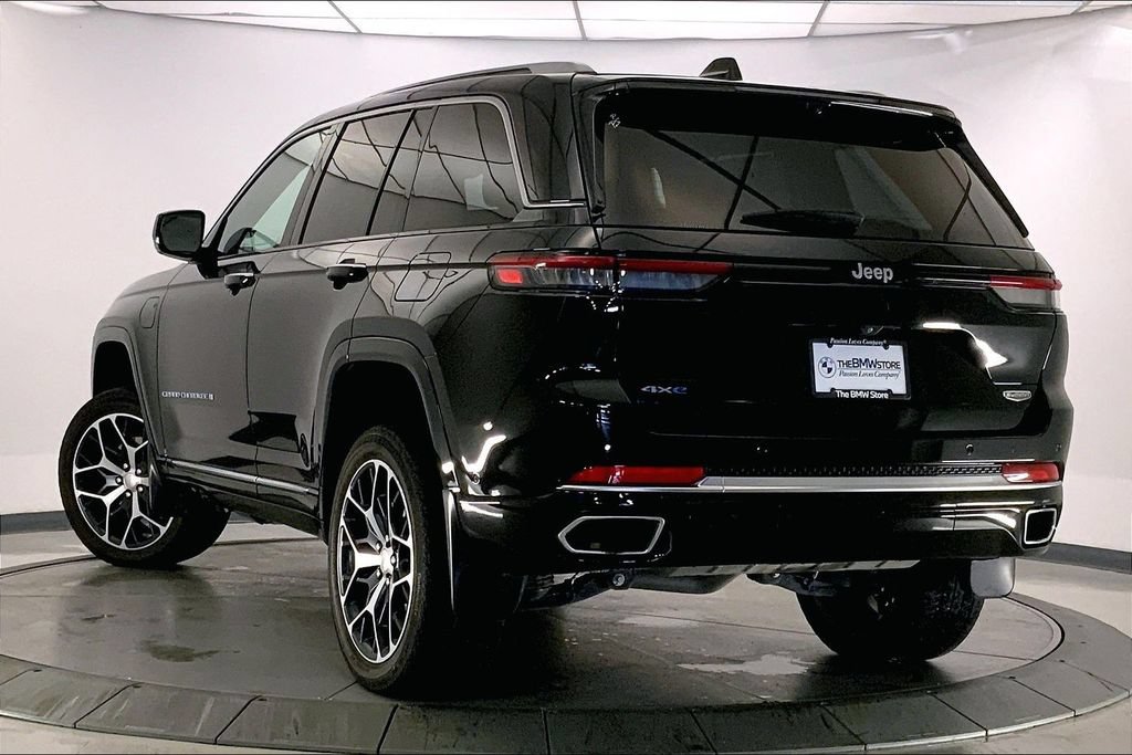 Used 2022 Jeep Grand Cherokee Summit AWD/4WD image 10