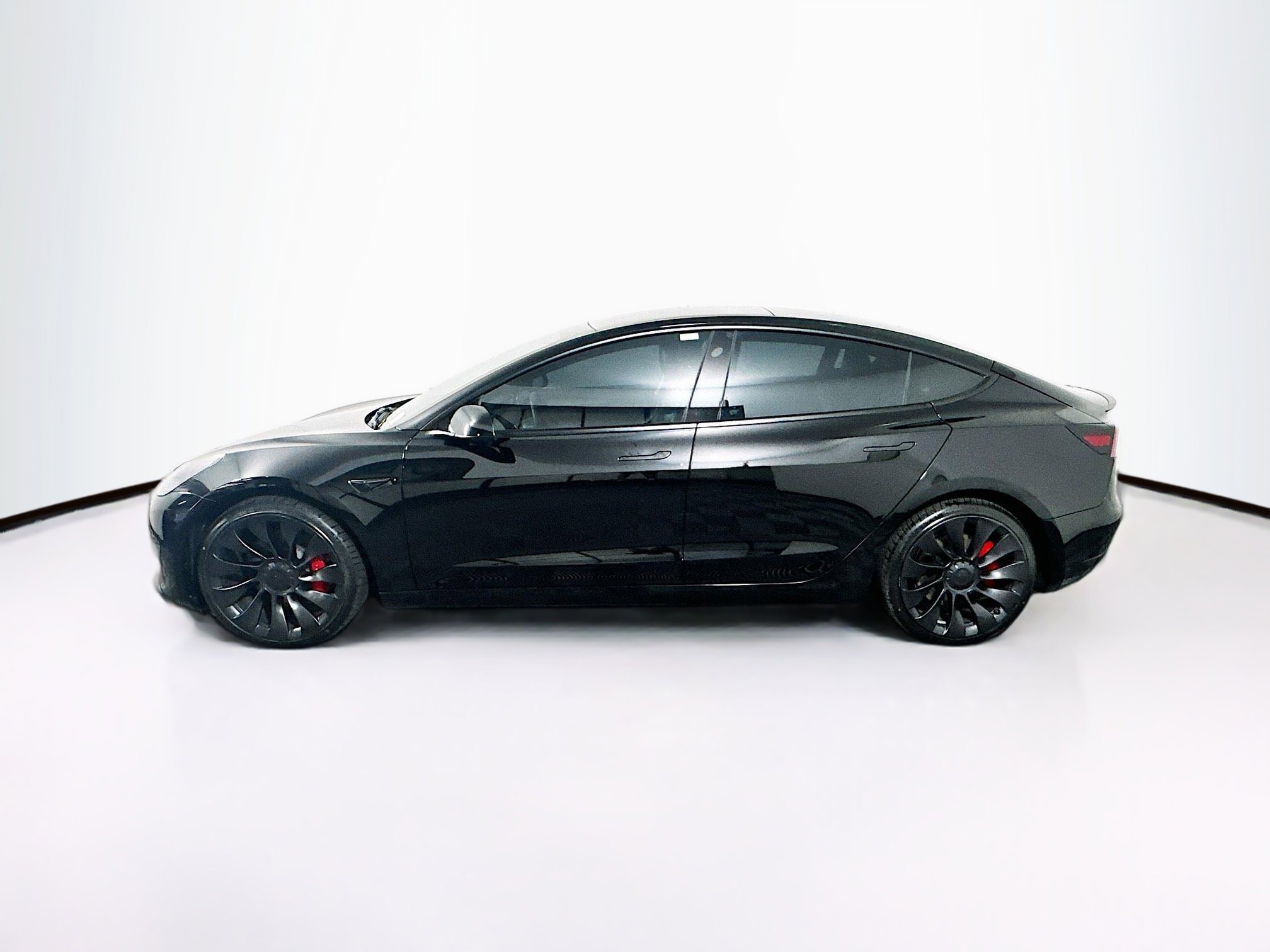 Used 2023 Tesla Model 3 Performance image 4